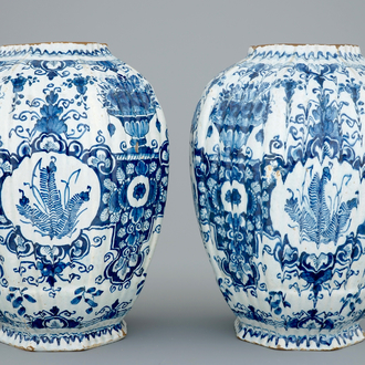 A pair of blue and white Dutch Delftware vases, 18th C.