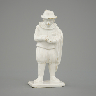 Een wit Delftse figuur uit de Commedia Dell' Arte, Pantalone, 18e eeuw