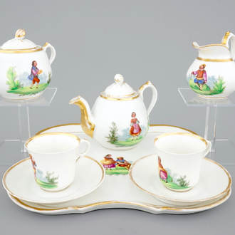 A tea service for two (tête-à-tête) in Paris porcelain, 19th C.