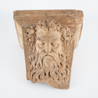 Un grand fragment d'élement architectural de Neptune, France, 17/18ème