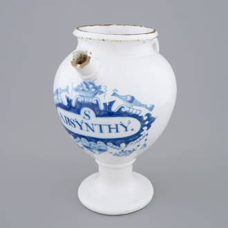 Une chevrette en faïence de Delft "Absynthy", 18ème