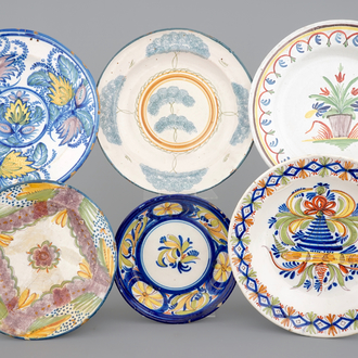 A set of six Spanish Talavera pottery plates, 19th C.