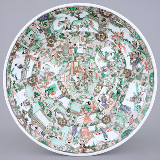 Een grote Chinese famille verte schotel: Romance of the Western Chamber, Kangxi