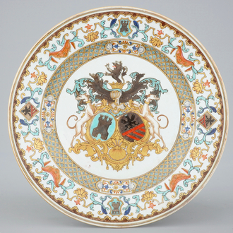 Een Chinees bord voor de Belgische markt met de wapens van Bistrate en Proli, Qianlong, ca. 1736