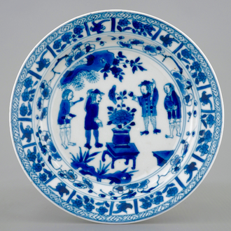 Een Chinees blauw-wit bordje met allegorie van de reuk, Kangxi