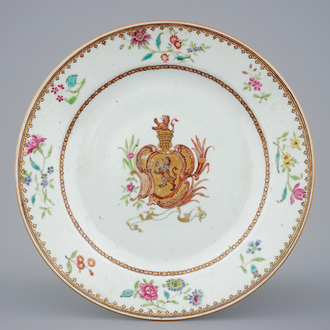 Een Chinees famille rose export porselein wapenbord, Qianlong, 18e eeuw