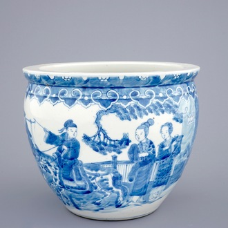 Een kleine blauw-witte Chinese viskom, 19/20e eeuw
