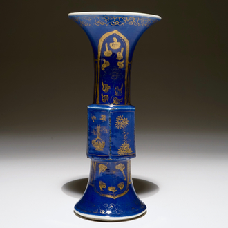 Een Chinese bleu poudré gu vaas met verguld decor, Kangxi