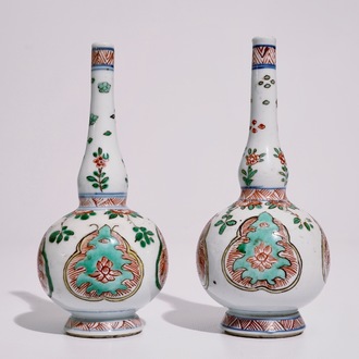 Een paar Chinese famille verte watersprenkelaars, Kangxi
