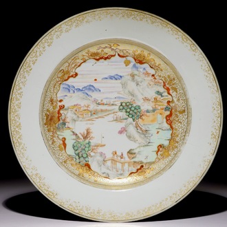 Een grote Chinese famille rose schotel met een fijn landschap, Yongzheng/Qianlong