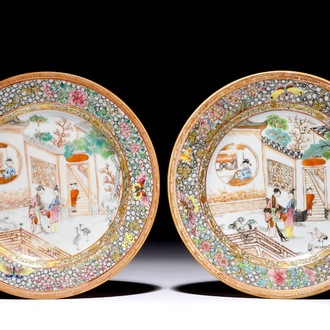 Een paar Chinese famille rose borden met personages op een terras, Yongzheng