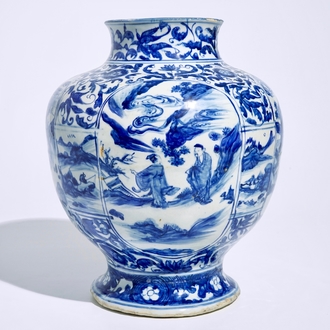 Een Chinese blauw-witte balustervaas met figuratieve medaillons, Ming, Wanli