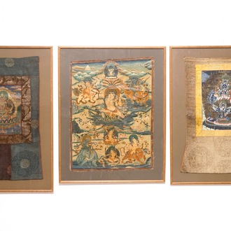Een lot van drie thangkas, Tibet of Nepal, 19/20e eeuw