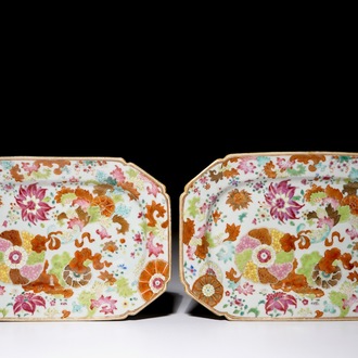 Een paar Chinese export porseleinen schotels met pseudo-tabaksbladeren decor, Qianlong
