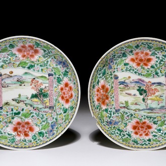 Een paar Chinese famille rose bordjes met landschapsdecor, Yongzheng merk en periode