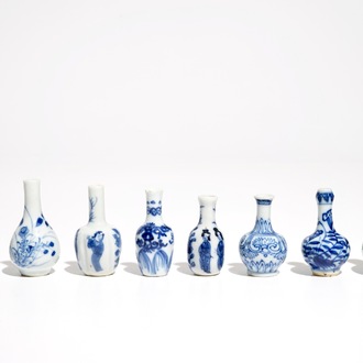Acht Chinese miniatuur- of poppenhuisvaasjes, Kangxi