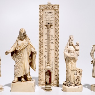Vier ivoren sculpuren, een miniatuur reisaltaar en een thermometer, Dieppe en andere ateliers, 19e eeuw