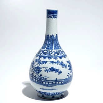Een Chinese blauwwitte vaas in Ming-stijl, Guangxu merk en periode