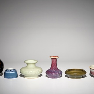 Drie Chinese monochrome vazen en drie penselenwassers, 19/20e eeuw