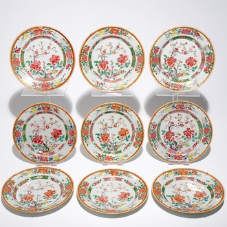 Negen Chinese famille rose borden met floraal decor, Yongzheng/Qianlong