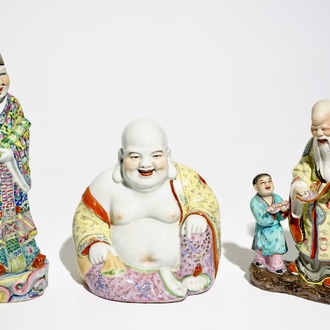 Drie diverse Chinese famille rose figuren, 19/20e eeuw