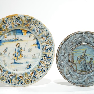 Twee polychrome schotels in Italiaanse majolica, Savona, 17/18e eeuw