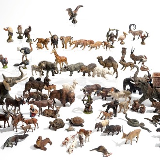 Een collectie Duitse elastoline en lineol figuren van dieren, firma Hausser, 1e helft 20e eeuw