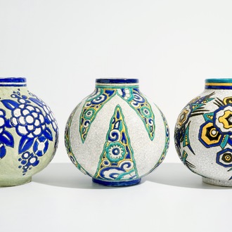 Drie art deco vazen met glanzend craquelé glazuur, Charles Catteau voor Boch Kéramis, 1e helft 20e E