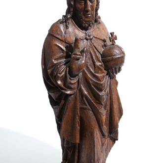 Een grote eiken sculptuur van Christus als Salvator Mundi, Vlaanderen, 16e eeuw