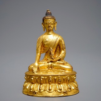 Een Tibetaanse verguld bronzen figuur van Boeddha met Vajra, 19e eeuw