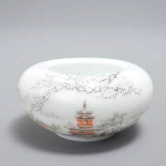 Een kleine Chinese penselenwasser met winterlandschap, Republiek, 20e eeuw