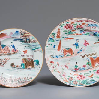 Twee Chinese famille rose borden met figuren in boten, Yongzheng/Qianlong