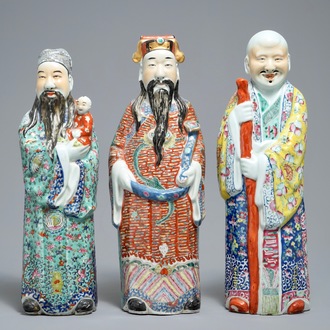 Een set van drie Chinese famille rose onsterfelijken, 19/20e