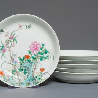 Zes fijne Chinese famille rose borden met floraal decor, Guangxu merk, Republiek, 20e eeuw
