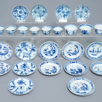 Zestien Chinese blauwwitte schotels en negen koppen, Kangxi