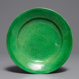 Een Chinees monochroom groen bord, Kangxi