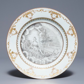 Une assiette en porcelaine de Chine grisaille au sujet mythologique, Qianlong