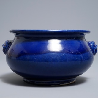 Een Chinese monochrome blauwe wierookbrander, Kangxi/Qianlong