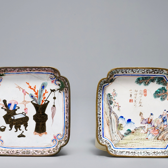 Twee vierkante Chinese Canton email schoteltjes, Qianlong