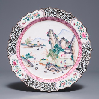 Een Chinees Canton email bord met een berglandschap, Qianlong