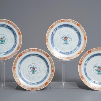 Quatre assiettes en porcelaine de Chine doucai, Yongzheng