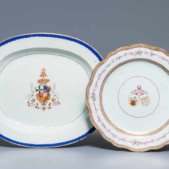 Twee grote Chinese famille rose wapenschotels, Qianlong