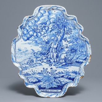 Een grote blauwwitte Delftse plaquette met 'Abrahams offer', 18e eeuw