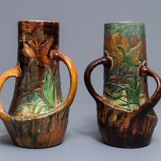 Twee Vlaams aardewerken Art Nouveau vazen met eenden, Leo Maes Vereenoghe, Torhout, 1891-1909