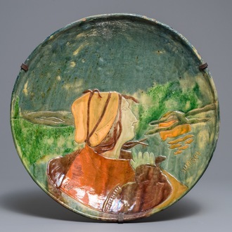 Een grote 1899 gedateerde Vlaams aardewerken Art Nouveau 'Sunset' schotel, Leo Maes Vereenoghe, Torhout