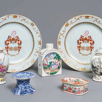 Een gevarieerde collectie Chinees blauwwit en famille rose export porselein, Kangxi/Qianlong