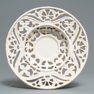 A white Dutch Delft reticulated dish, 17th C.