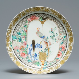 Een Chinees famille rose eierschaal bord met een fazant, Yongzheng