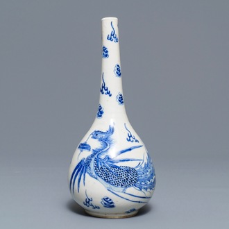 Een Chinese blauwwitte 'Bleu de Hue' vaas voor de Vietnamese markt, Nei Fu merk, 19e eeuw