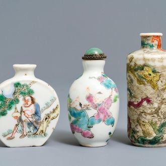 Three Chinese famille rose and verte porcelain snuff bottles, 19/20th C.